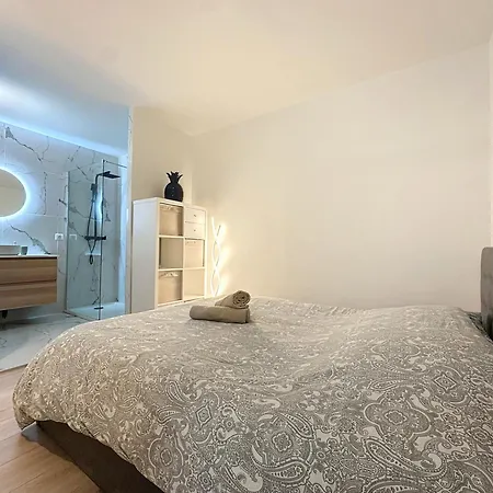 2 Pieces - Parking - Jacuzzi - Food & Drink - Apartment *