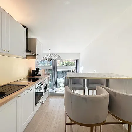 2 Pieces - Parking - Jacuzzi - Food & Drink - Apartment *