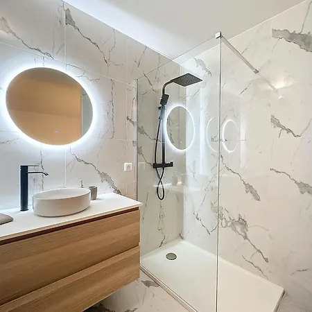 2 Pieces - Parking - Jacuzzi - Food & Drink - Apartment
