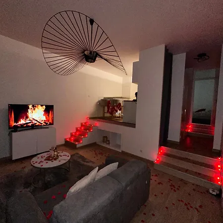 2 Pieces - Parking - Jacuzzi - Food & Drink - Menton