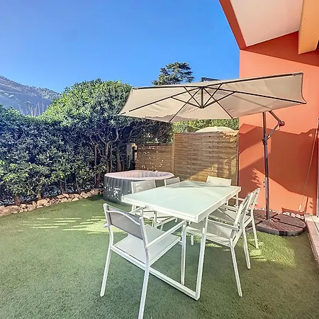 2 Pieces - Parking - Jacuzzi - Food & Drink - Apartment